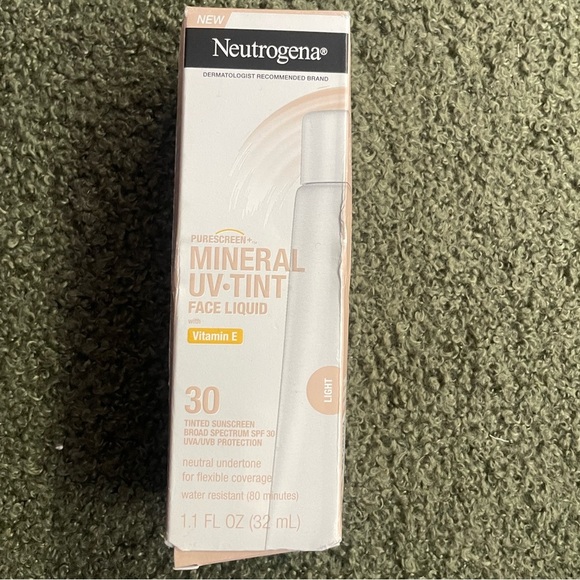 Neutrogena Other - Neutrogena Mineral UV-Tint Face Liquid SPF 30